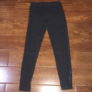HOLLISTER LEGGINGS, ZIPPER ANKLE, GREAT CONDITION